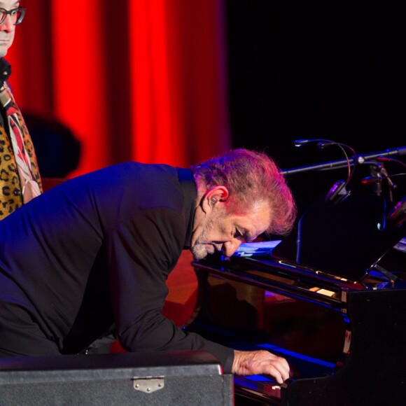 Eddy Mitchell en concert au Palais des Sports de Paris avec avec un Big Band de jazz de 21 musiciens le 16 mars 2016.