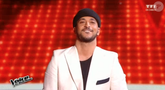 Slimane, dans The Voice 5 (demi-finale) sur TF1, le samedi 7 mai 2016.