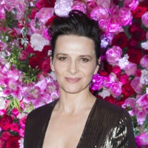 Exclusif - Juliette Binoche - Dîner de gala "Mille et Une Nuits pour Mille et Un Coeurs", organisé par Dominique Ouattara dans le cadre de sa fondation "Children of Africa", qui vient en aide aux enfants d'Afrique, dans les secteurs de la santé, de l'éducation, le social et les centres subventionnés, à Abidjan. Le 11 mars 2016 © Olivier Borde / Bestimage