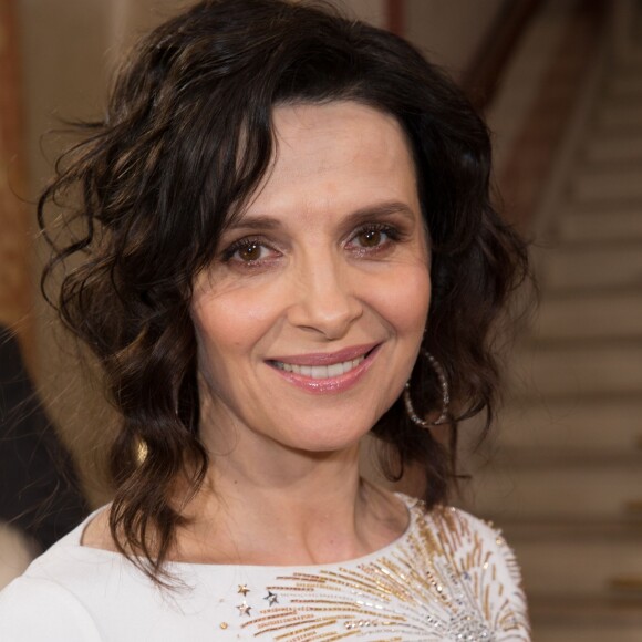 Juliette Binoche (porte des bijoux Chopard) - Arrivées des personnalités à la 41ème cérémonie des César au théatre du Chatelet à Paris le 26 février 2016. © Olivier Borde / Dominique Jacovides / Bestimage