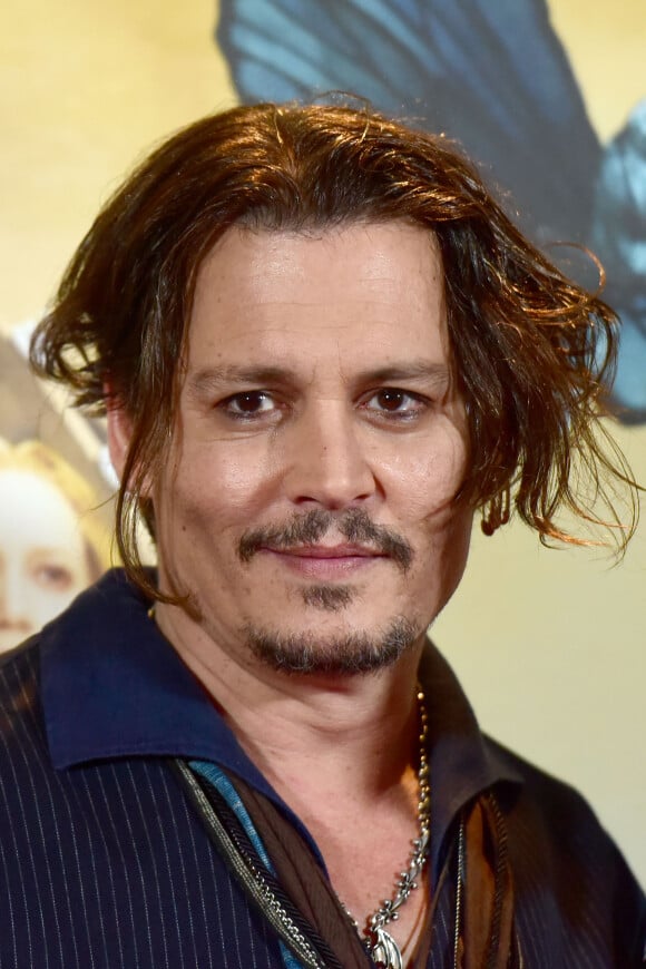 Johnny Depp lors de la conférence de presse du film 'Alice Through the Looking Glass' à Londres le 8 mai 2016.