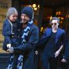 Victoria Beckham, son mari David Beckham et leurs enfants Brooklyn et Harper à la sortie du restaurant Balthazar à New York, le 14 février 2016.