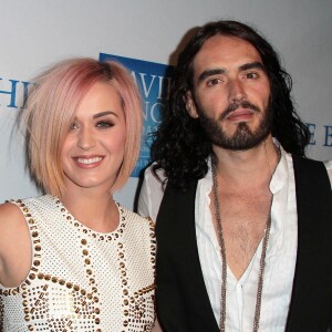 Russell Brand et Katy Perry lors de la 3e soirée annuelle Change Begins Within Benefit à Los Angeles, le 3 décmebre 2011