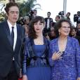 Benicio del Toro, Claudia Cardinale et sa fille Claudia Squitieri - Montée des marches du film "Carol" lors du 68e Festival International du Film de Cannes le 17 mai 2015