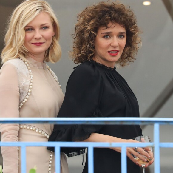Kirsten Dunst, Valeria Golino et Vanessa Paradis au cocktail des membres du jury du 69ème festival international du film de Cannes à l'hôtel Martinez le 10 mai 2016