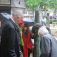Guy Bedos - Obsèques de Maurice Sinet (Siné) et de sa première femme Anik au cimetière de Montmartre à Paris. Le 11 mai 2016