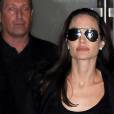 Angelina Jolie arrive avec ses enfants Pax, Shiloh et Zahara à l'aéroport de LAX à Los Angeles le 2 mars 2016