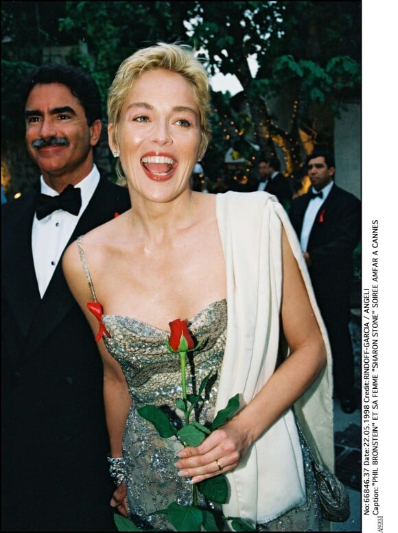 Sharon lors de la soirée de l'amfAR dans le cadre du Festival de Cannes en 1998