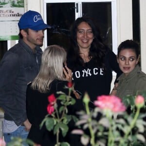 Ashton Kutcher et Mila Kunis arrivent au Rose Bowl de Pasadena pour le concert de Beyonce, le 14 mai 2016 à Los Angeles