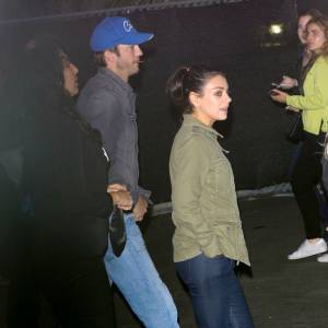 Ashton Kutcher et Mila Kunis arrivent au Rose Bowl de Pasadena pour le concert de Beyonce, le 14 mai 2016 à Los Angeles