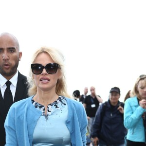 Pamela Anderson à Cannes pour l'association Sea Shepherd le 14 mai 2016