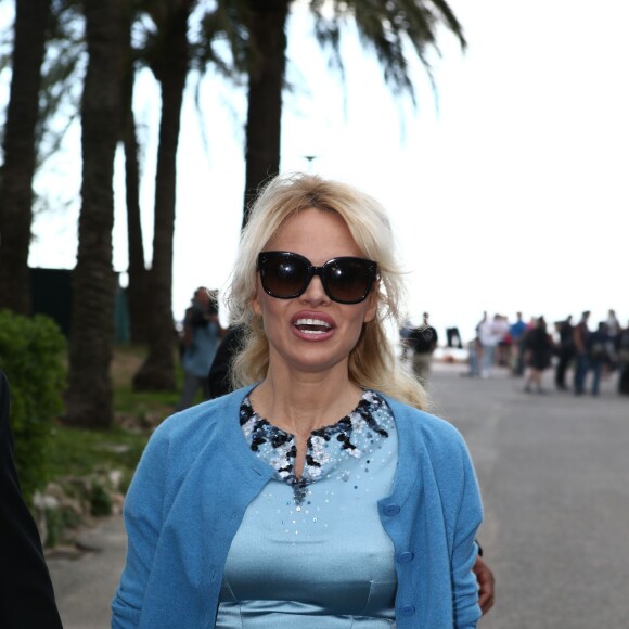 Pamela Anderson à Cannes pour l'association Sea Shepherd le 14 mai 2016