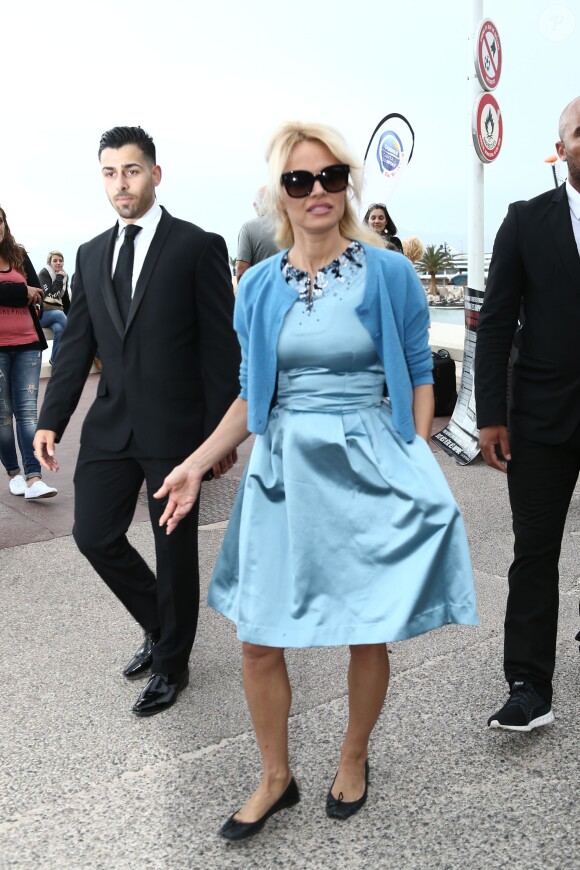 Pamela Anderson à Cannes pour l'association Sea Shepherd le 14 mai 2016