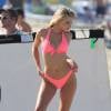 Elsa Hosk en plein shooting pour Victoria's Secret à Miami, le 10 mai 2016.