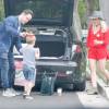 Exclusif - Hilary Duff, Mike Comrie et leur fils Luca arrivent à l' anniversaire de la fille d'Haylie Duff, Ryan, à Los Angeles le 7 mai 2016