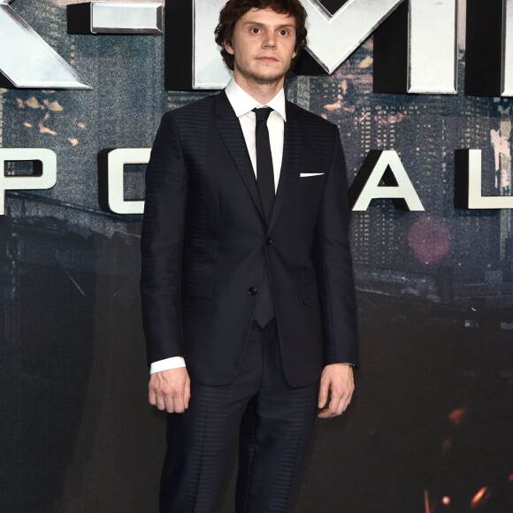 Evan Peters à la Première du film "X-Men: Apocalypse" à Londres le 9 mai 2016.