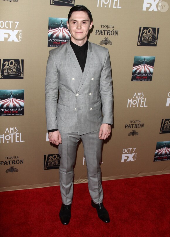 Evan Peters à la première de «American Horror Story» à Los Angeles, le 3 octobre 2015