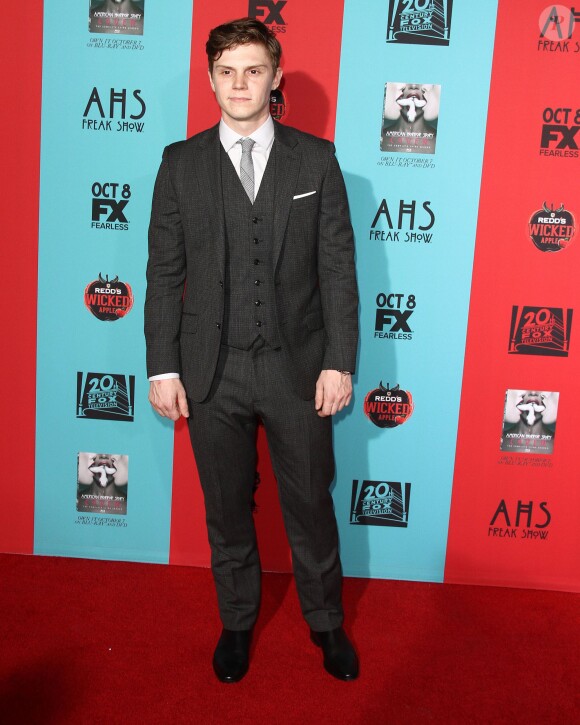 Evan Peters à la Soirée de présentation de la 4ème saison de la série "American Horror Story: Freak Show" à Hollywood, le 5 octobre 2014.
