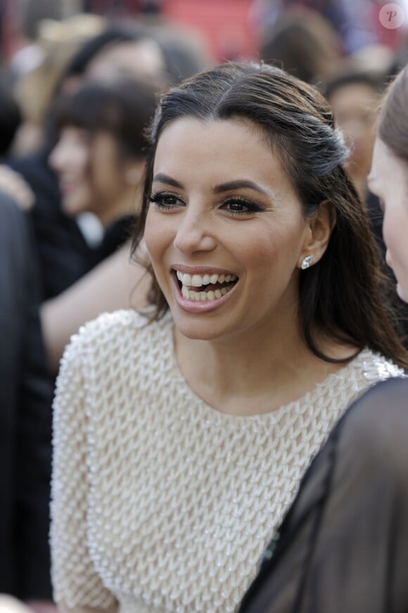Eva Longoria - Arrivées à la montée des marches du film "Café Society" pour l'ouverture du 69ème Festival International du Film de Cannes. Le 11 mai 2016
