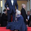 Helen Mirren chute à Cannes : L'actrice s'effondre encore sur le tapis rouge