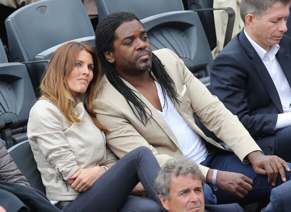 Anthony Kavanagh et sa compagne Alexandra dans les tribunes des Internationaux de France de tennis de Roland Garros à Paris. Le 31 mai 2015.