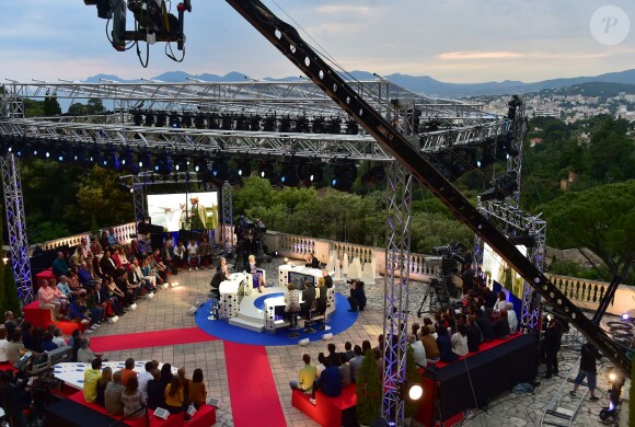 Exclusif - Enregistrement de l'émission "On n'est pas couché" lors du 69e Festival International du Film de Cannes le 18 mai 2016. La bande de Laurent Ruquier a investi la superbe villa Domergue sur les hauteurs de Cannes pour le tournage d'une émission spéciale sur le cinéma. L’émission sera diffusée samedi soir 21 mai sur France 2. © Giancarlo Gorassini/Veeren/Bestimage