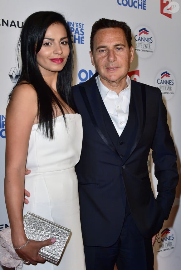 Eric Besson et sa femme Jamila - Photocall de l'émission "On n'est pas couché" lors du 69e Festival International du Film de Cannes le 18 mai 2016. La bande de Laurent Ruquier a investi la superbe villa Domergue sur les hauteurs de Cannes pour le tournage d'une émission spéciale sur le cinéma. L'émission sera diffusée samedi soir 21 mai sur France 2. © Giancarlo Gorassini/Veeren/Bestimage