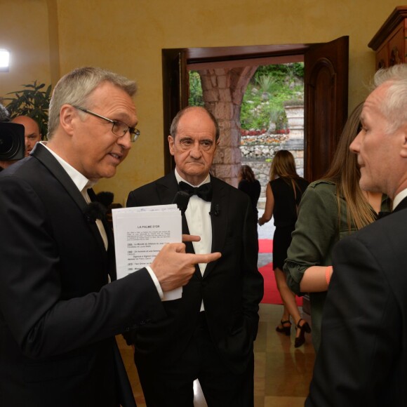 Exclusif - Laurent Ruquier et Pierre Lescure à l'enregistrement de l'émission "On n'est pas couché" à la Villa Domergue lors du 69ème Festival International du Film de Cannes le 18 mai 2016. La bande a Laurent Ruquier a investi la superbe villa Domergue sur les hauteurs de Cannes, pour le tournage d'une émission spéciale sur le cinéma lors du 69ème Festival International du Film de Cannes. L’émission sera diffusée samedi soir 21 mai sur France 2. © Giancarlo Gorassini / Veeren / Bestimage 18/05/2016 - Cannes