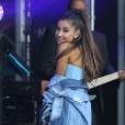 Arianna Grande chante au "Jimmy Kimmel Live" à Los Angeles le 13 mai 2016.