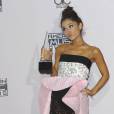 Ariana Grande lors de la 43ème cérémonie annuelle des "American Music Awards" à Los Angeles, le 22 novembre 2015.