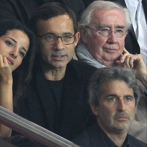 JEAN-LUC DELARUE ET SA COMPAGNE ANISSA - PEOPLE AU MATCH DE FOOT PSG NICE AU PARC DES PRINCES LE 21/09/2011 - PARIS