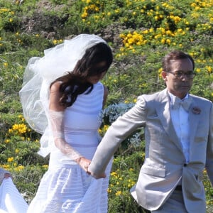 MARIAGE DE JEAN-LUC DELARUE ET ANISSA KEHL A BELLE-ILE-EN-MER LE 12 MAI 2012. LE COUPLE S'EST MARIE DANS LA MAISON DE JEAN-LUC A SAUZON AU COURS D'UNE CEREMONIE TRES INTIME. LE FILS DE L'ANIMATEUR, JEAN, ETAIT AUX COTES DE SON PERE POUR L'EVENEMENT. LE COUPLE, MAIN DANS LA MAIN, ET LEURS INVITES ONT ENSUITE DESCENDU UNE ALLEE QUI VA VERS LA MER, AFIN DE SE REUNIR SUR LA PLAGE.12/05/2012 - SAUZON