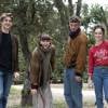 Lola Le Lann, Niels Schneider, Virginie Caussin et Victor Boyer jouent à la pétanque lors d'un "week-end entre amis" au Domaine des Andéols (Lubéron)
