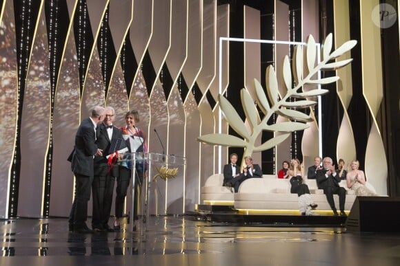 Paul Laverty, Ken Loach (Palme d'or pour "Moi, Daniel Blake"), Rebecca O'Brien - Cérémonie de clôture du 69ème Festival International du Film de Cannes. Le 22 mai 2016. © Olivier Borde-Cyril Moreau/Bestimage