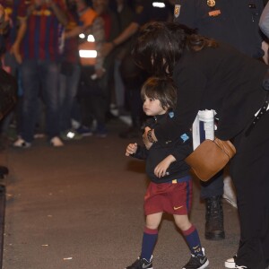Shakira et son fils Milan arrivent à la finale de la Coupe du Roi entre le FC Barcelone et le FC Séville à Vicente Calderon à Madrid en Espagne le 22 mai 2016.