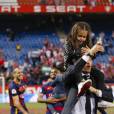Luis Enrique et sa fille lors de la victoire du Barça (2-0 après prolongations) en finale de la Coupe du Roi face au FC Séville à Vicente Calderon à Madrid en Espagne le 22 mai 2016.
