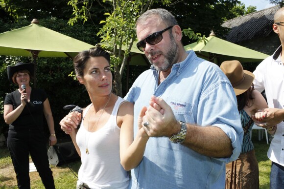 Alessandra Sublet et Emmanuel Maubert - Garden Party chez Babette de Rozières, élue personnalité populaire 2010 et prix Marianne de la poste avec timbre à son effigie. Le 27 juin 2010.