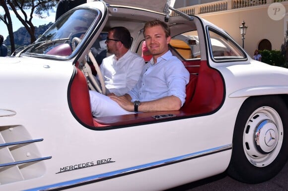 Exclusif - Nico Rosberg a proposé au prince Albert II de Monaco de parcourir le circuit du Grand Prix de Monaco à bord d'une Mercedes 300 SL Gullwing - dite "Papillon" -, le 24 mai 2016, à cinq jours du 74e Grand Prix de Formule 1 de Monaco, que l'Allemand a remporté en 2013, 2014 et 2015. © Michael Alesi / Bestimage