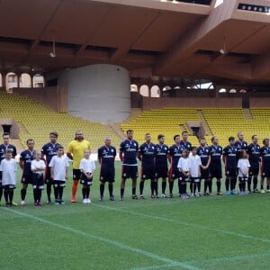 Le prince Albert II de Monaco participait le 24 mai 2016, avec son neveu Louis Ducruet, au match de foot caritatif opposant comme chaque année avant le Grand Prix de Monaco l'A.S. Star Team for Children et l'Association Mondiale des Pilotes de F1, au stade Louis-II. © Bruno Bebert / Bestimage