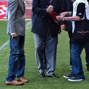 Le prince Albert II de Monaco participait le 24 mai 2016, avec son neveu Louis Ducruet, au match de foot caritatif opposant comme chaque année avant le Grand Prix de Monaco l'A.S. Star Team for Children et l'Association Mondiale des Pilotes de F1, au stade Louis-II. © Bruno Bebert / Bestimage