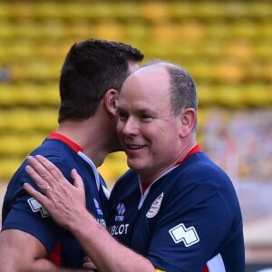 Le prince Albert II de Monaco participait le 24 mai 2016, avec son neveu Louis Ducruet, au match de foot caritatif opposant comme chaque année avant le Grand Prix de Monaco l'A.S. Star Team for Children et l'Association Mondiale des Pilotes de F1, au stade Louis-II. © Bruno Bebert / Bestimage