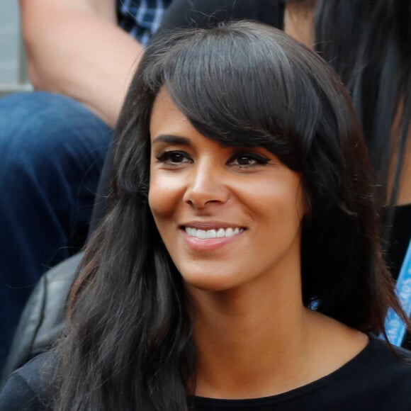 Shy'm en tribune pour soutenir Benoît Paire, éliminé au second tour du tournoi de Roland-Garros, le 25 mai 2016.