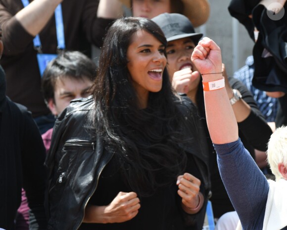 Shy'm en tribune pour soutenir Benoît Paire, éliminé au second tour du tournoi de Roland-Garros, le 25 mai 2016.