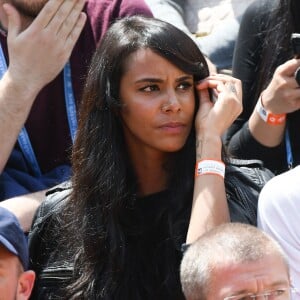 Shy'm en tribune pour soutenir Benoît Paire, éliminé au second tour du tournoi de Roland-Garros, le 25 mai 2016.