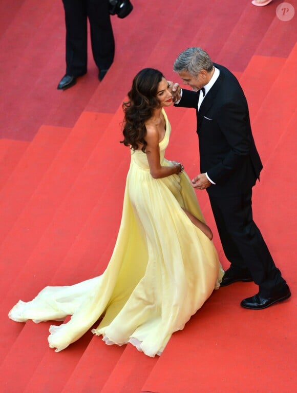 George Clooney et sa femme Amal Alamuddin Clooney - Montée des marches du film "Money Monster" lors du 69ème Festival International du Film de Cannes. Le 12 mai 2016.