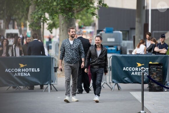 Exclusif - Marc-Olivier Fogiel et son mari François Roelants - Arrivée des people au concert de Mika à l'AccorHotels Arena à Paris, le 27 mai 2016.