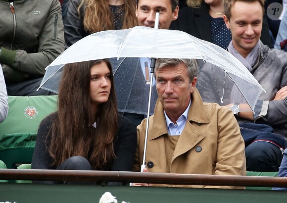 Philippe Caroit et sa fille Blanche - People dans les tribunes lors du Tournoi de Roland-Garros (les Internationaux de France de tennis) à Paris, le 29 mai 2016. © Dominique Jacovides/Bestimage