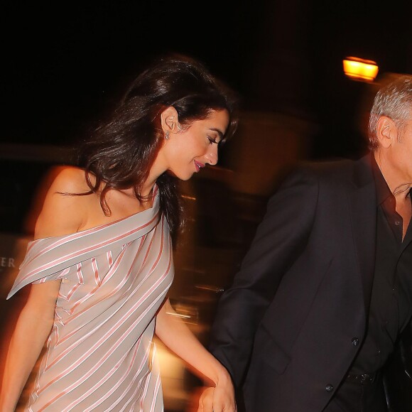 George Clooney et sa femme Amal Alamuddin sont allés diner dans un restaurant à Rome, le 29 mai 2016