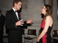 REPORTAGE PHOTOS : Le prince William ne résiste pas à une belle robe rouge...