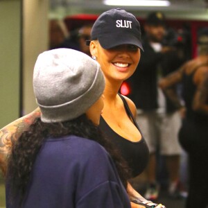 Amber Rose (qui porte une casquette avec l'inscription "Slut") se rend à la gym avec son amie Blac Chyna à Los Angeles, le 22 avril 2016.